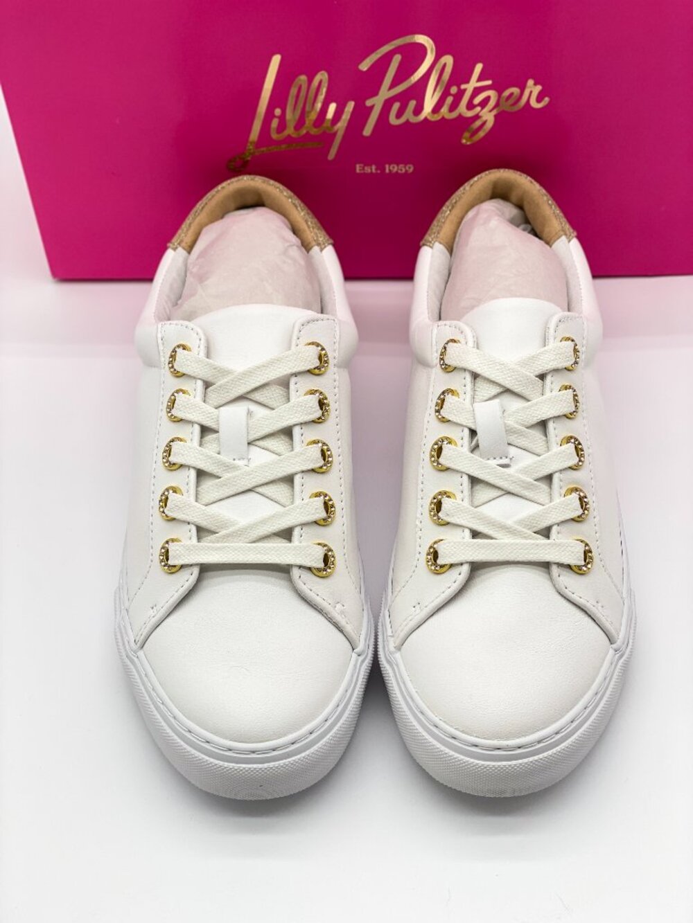 NWT Lilly Pulitzer Lux Hallie Sneaker Resort White Gold Accent 8.5 - Picture 2 of 7
